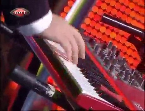 Mustafa Ceceli ve Sıla - Oyalama Beni -Canlı Performans 2011