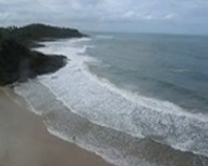 Accrobranches à Itacaré , tyrolienne au dessus de la plage