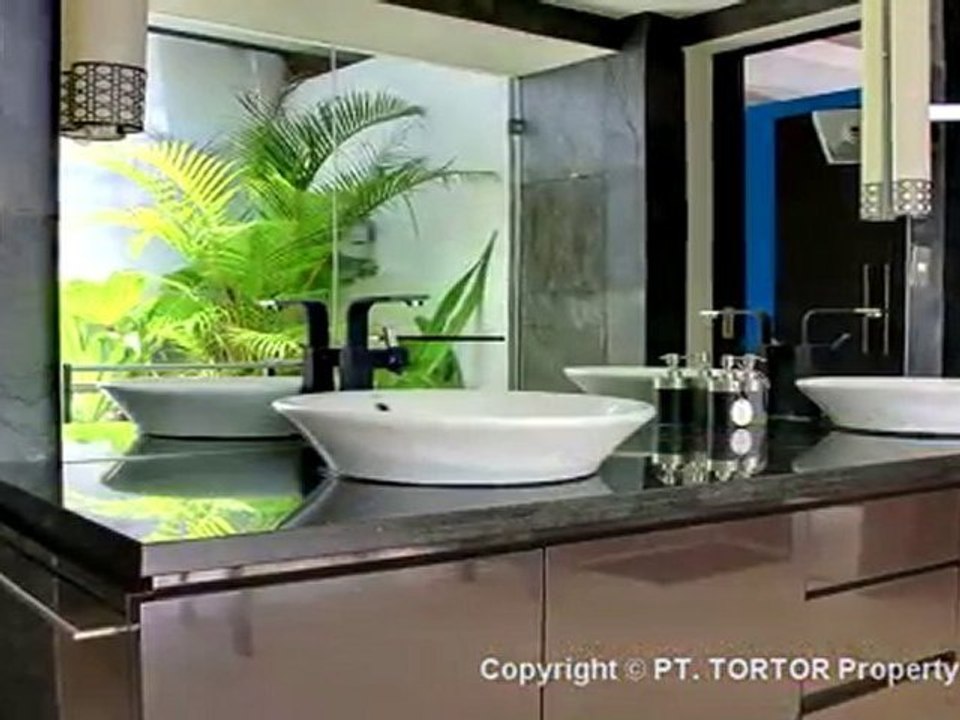 Bali villa rental Uluwatu Cliff front ocean views