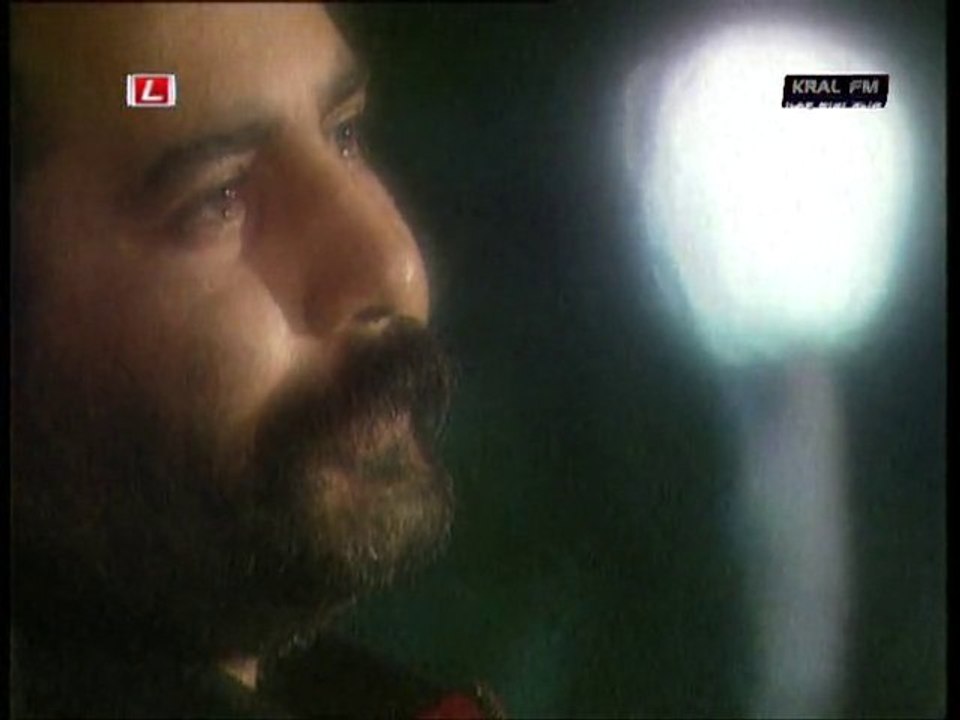 Ahmet Kaya - AYRILIGIN HEDIYESI video klip KRAL TV 2011