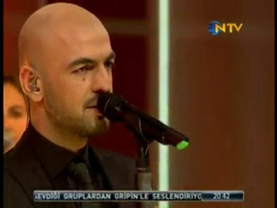 Soner Sarıkabadayı - BUZ (süper slow) Yılbaşı Özel NTV