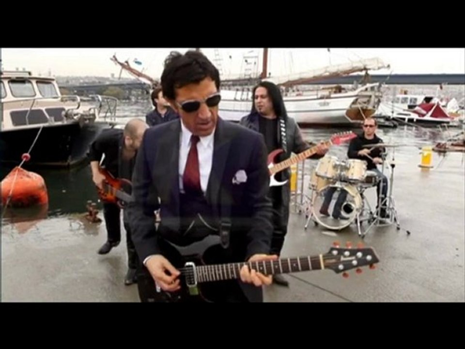 Söz Müzik Erhan Güleryüz- Gemiler Sapasağlam(şiiri)