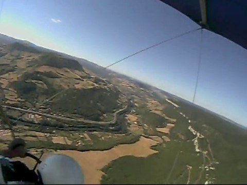 vol en deltaplane au dessus de MILLAU