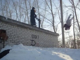 Весёлые новогодние игры на снегу с Артёмом, Саней и друзьями ❄️