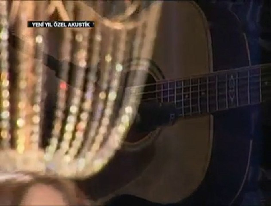 Betül Demir - Bir Ara (Power Turk Akustik Performans)