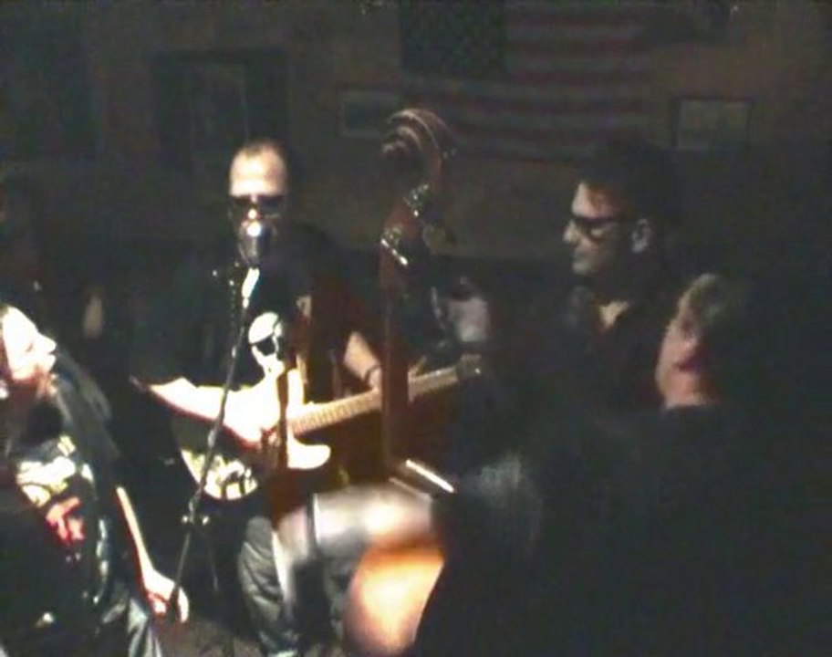 MR JACK AND HOT CHICKENS LIVE!  AT THE OXFORD CAFE BETHUNE