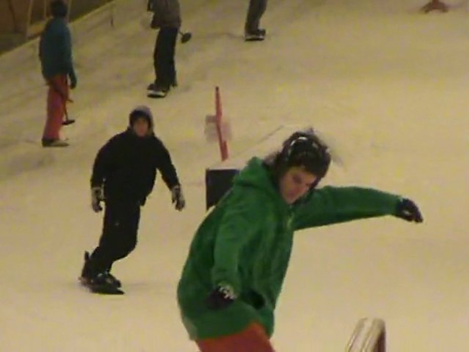 grind snowboard
