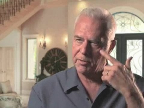 How To Avoid Coming Across As A Dirty Old Man When Approaching A Younger Woman : How do I avoid coming across as a dirty old man when approaching a younger woman?