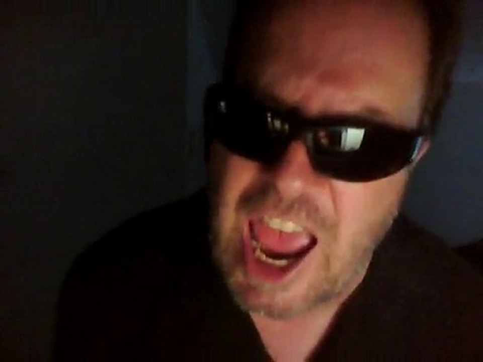 LIPSING GLASS CETTE VOIX OFFENBACH MIME DE CHANSON!!!!