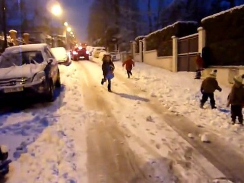 20101223 Clara et Mathieu luge à Garches