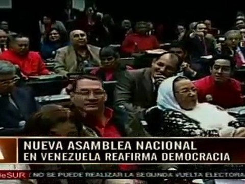 Entre manifestaciones pacíficas, nuevo parlamento venezolano inicia trabajo
