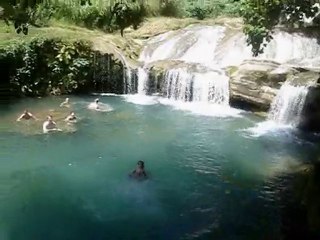 Fabien aux Cascades de Lololima