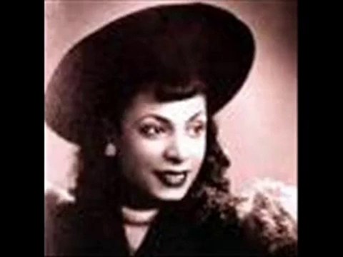 Safiye Ayla - Menekşe Gözler Hülyalı