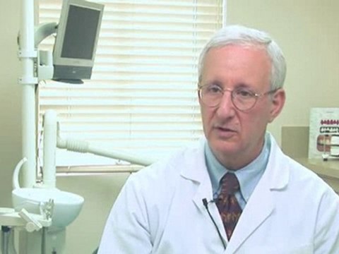 Facts About Dentures : How do I apply denture adhesive?