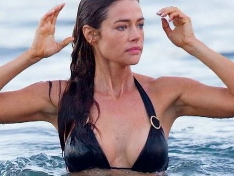 Denise Richards sizzles in bikini