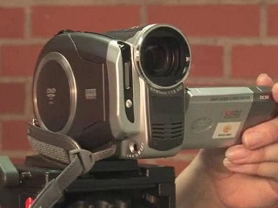 Choosing A Camcorder : How should I compare different viewfinders and LCD's of camcorders?