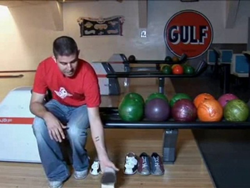 How To Choose Bowling Shoes