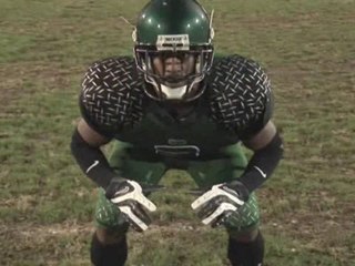 Football Essentials : What equipment do football players wear?