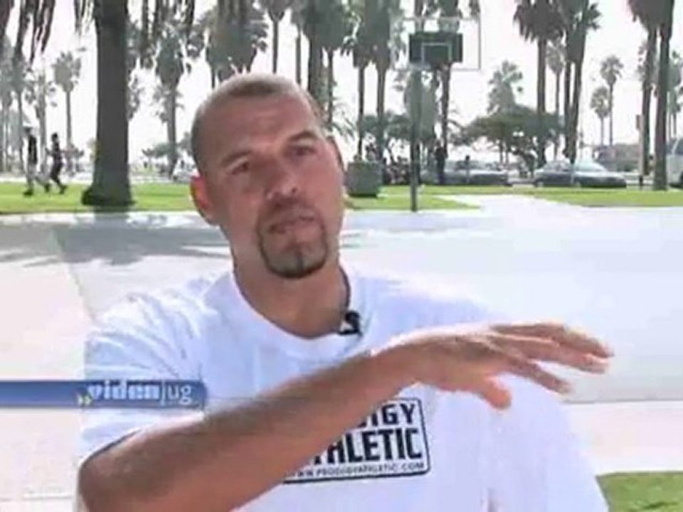 Rules Of Basketball : How does a basketball game start?