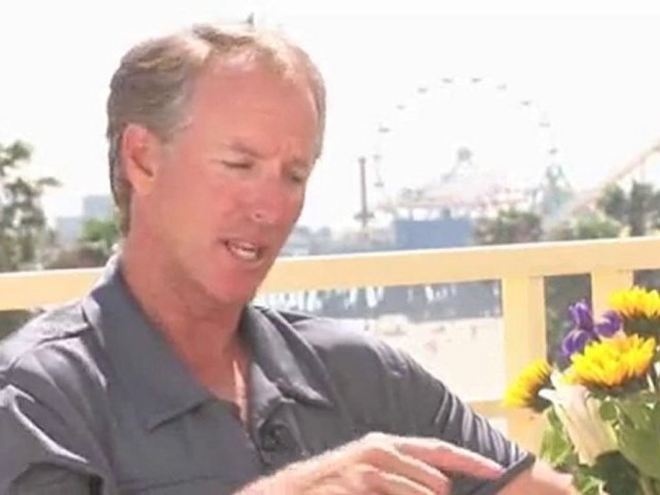 Digging In Beach Volleyball : What does 'digging' mean in beach volleyball?