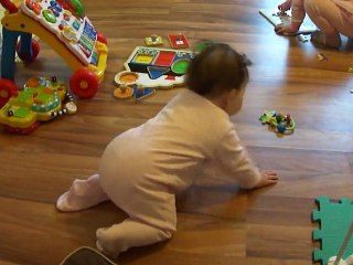 Maria's first day crawling - 07-01-11