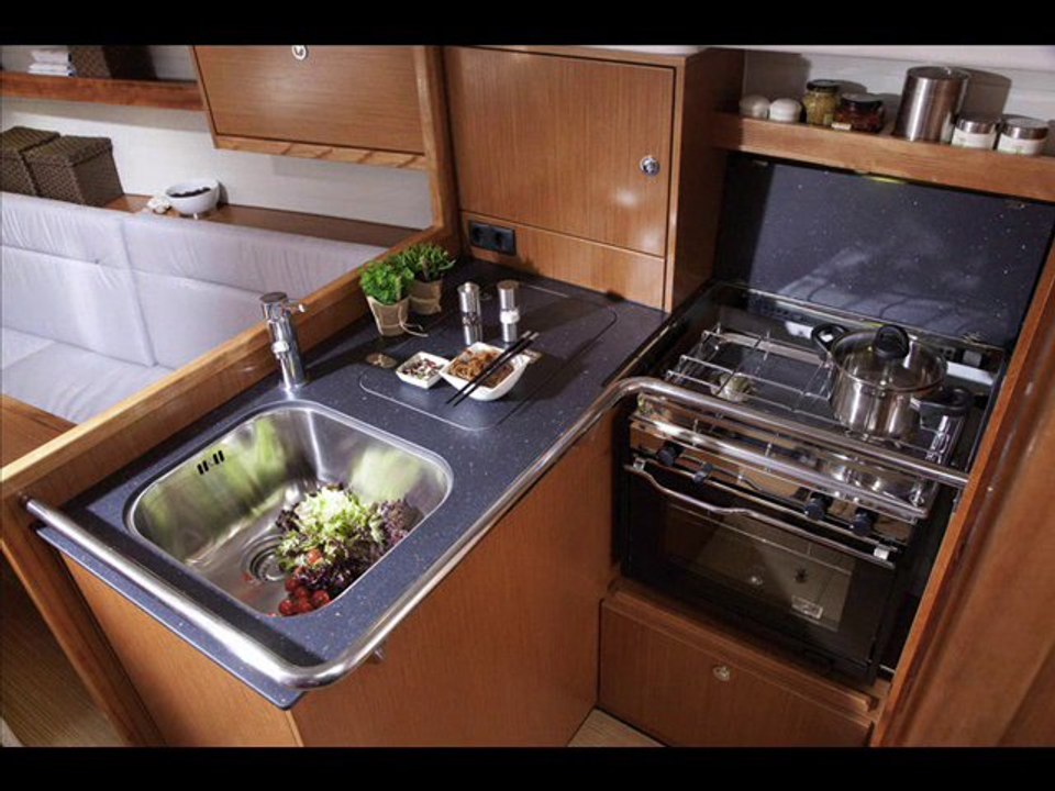 Bavaria Cruiser 32 2011 presented by BestBoats24