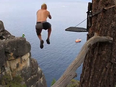 Outdoor : Mike Wilson - Diving 30 meters with a rope