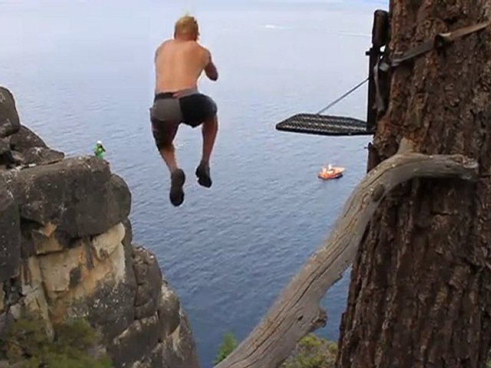 Outdoor : Mike Wilson - Diving 30 meters with a rope