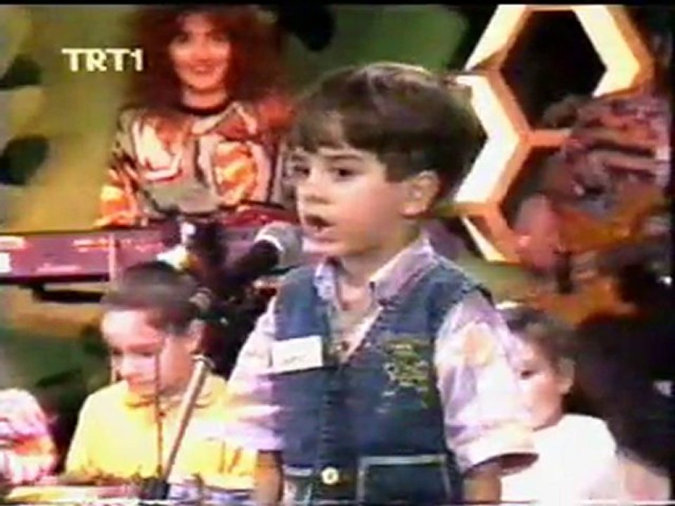 Samed Barış Manço'da :)  (Adam Olacak Çocuk-1993)