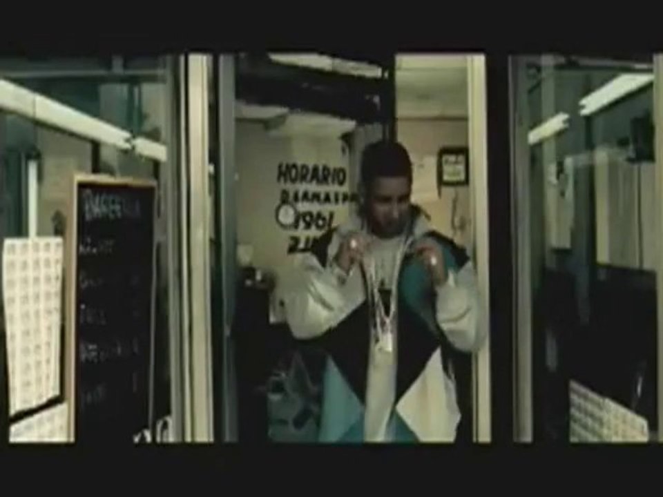 Daddy Yankee et ses groupies (Pepsi)