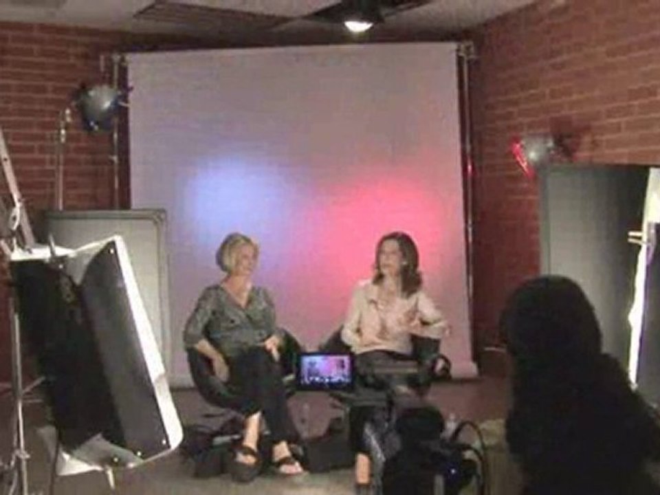 Tips For Breastfeeding In Public : What's the easiest way to breastfeed in a public place?