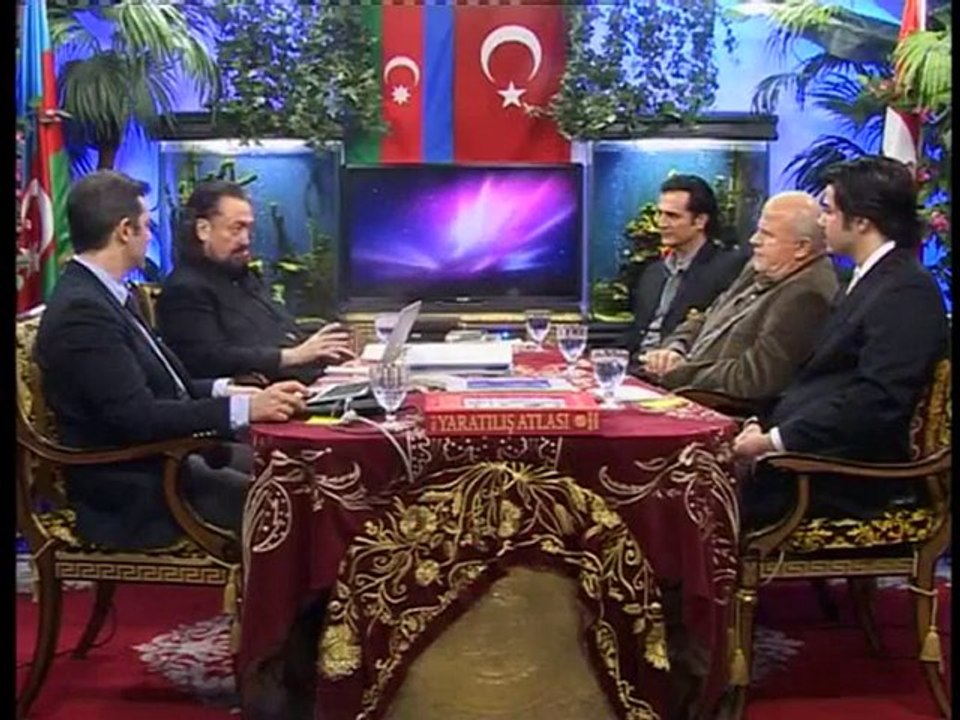 Hür Adam filminin yönetmeni Mehmet Tanrısever ve Adnan Oktar