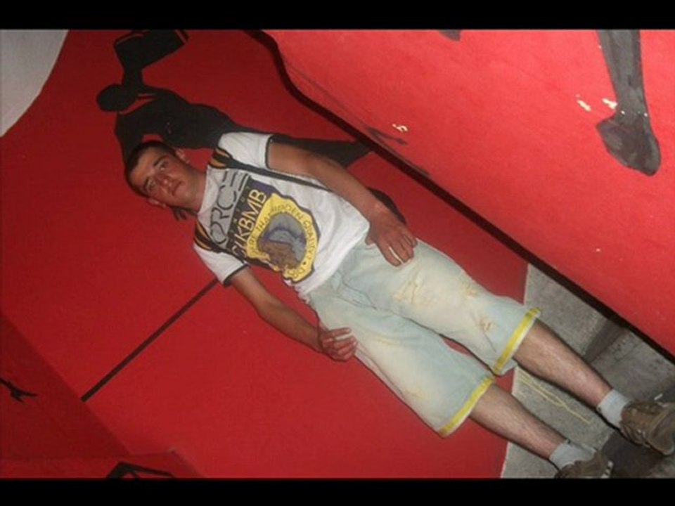 Adı Yok İşte Dinle