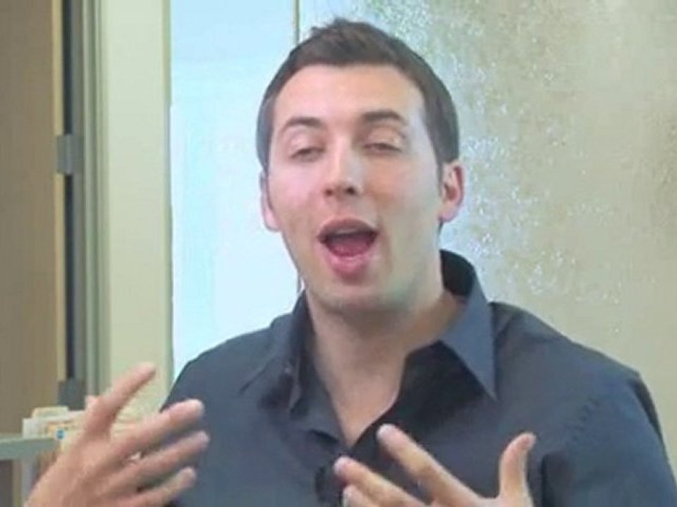 Child Development Milestones : What are the developmental milestones for babies from 3 to 4 months?