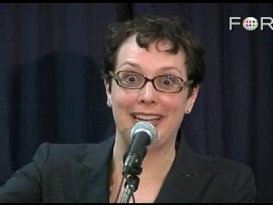 Julia Angwin: Social Networking All About 'Broadcasting'