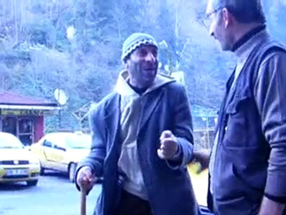 toplucanin efsane adami musa ali çamlihemşinde sözlü atişma