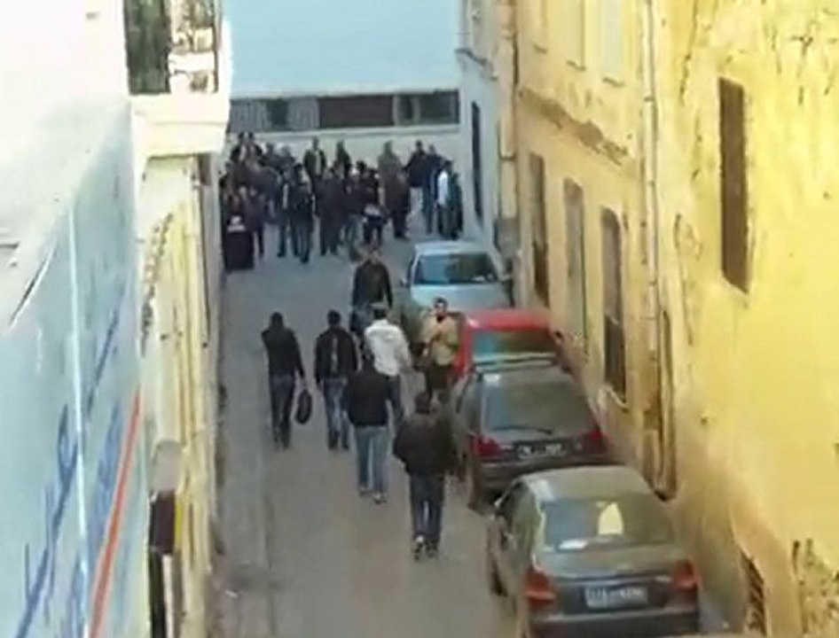 tres touchant... tunis 08.01.2011...tunisien tous ensemble