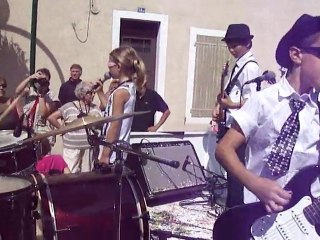 Diam's  , gros plans et pause eau