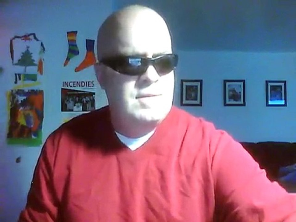 LIPSING GLASS AMERICAN WOMAN L.KRAVITS ....LIPSING...