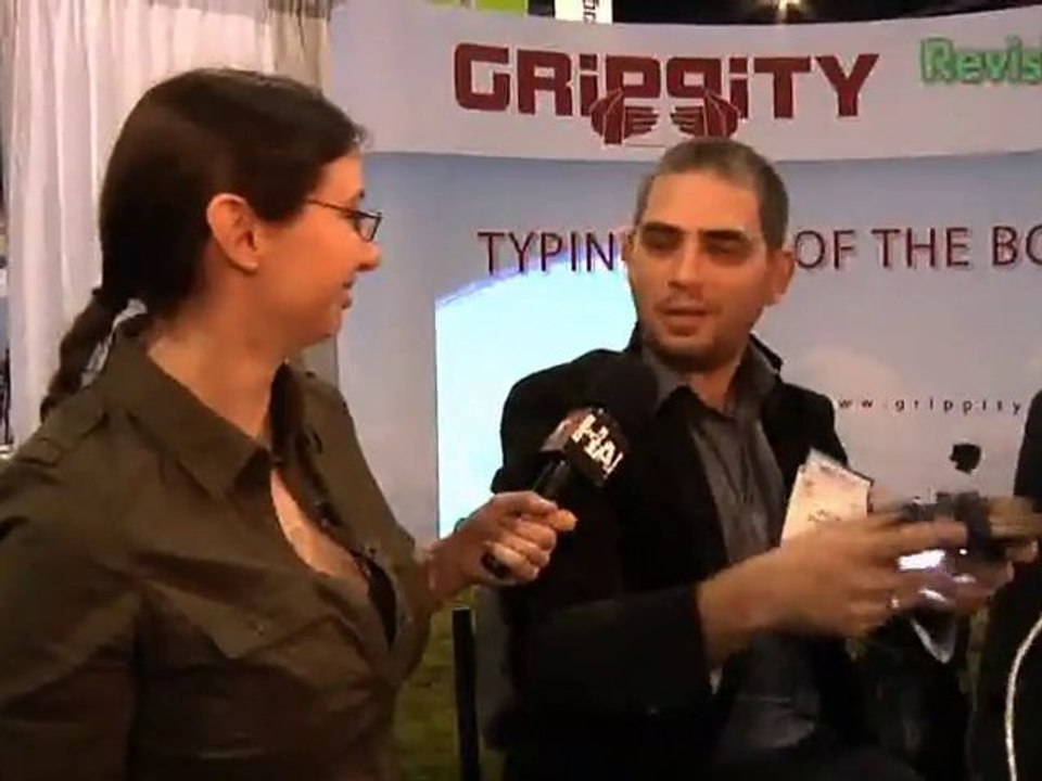 CES 2011 - Double sided LCD keyboards?!?! - Hak5