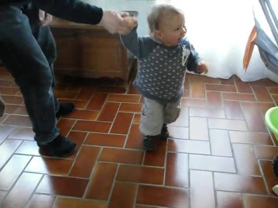 Damien danse