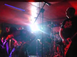 INDUST. @ Le local métal (Marseille, France) 08.01.11 part.3