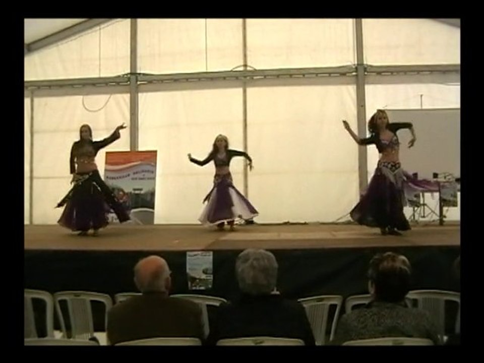 Alas de  Isis y  Bollywood  en  Carreño - Asturias