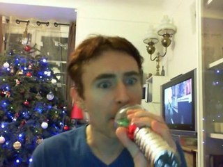 Wiwi égratigne "eye know"