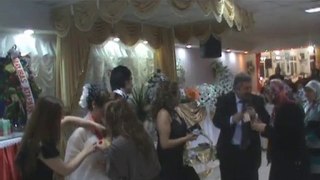 Trabzon'da İlginç Düğün Hediyesi :))