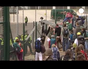 Gizli polis taraf değiştirdi, dava düştü