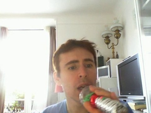 Wiwi égratigne l'amour brillait dans tes yeux