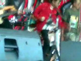 Tipe-x n' Iwan fals (Konser)