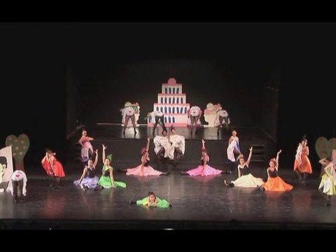 Gala de Danse2010-Cancan au Moulin Rouge
