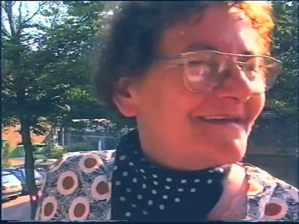 Sonia 1994 gardienne d'immeuble dans un HLM en banlieue nord de Paris le Grand Ensemble de Tremblay en France